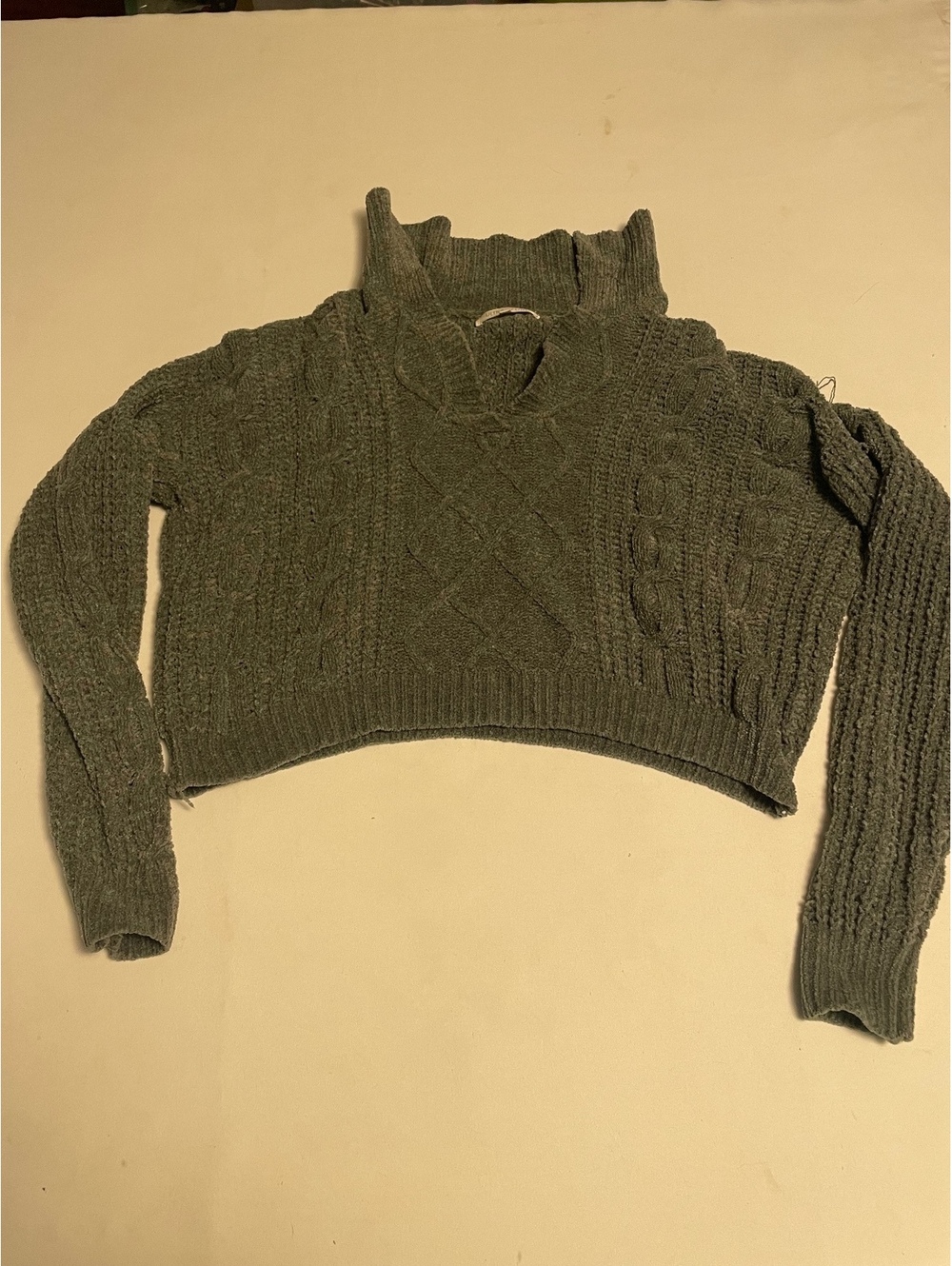 Ultra Flirt Gray Cropped Cable Knit Sweater Medium